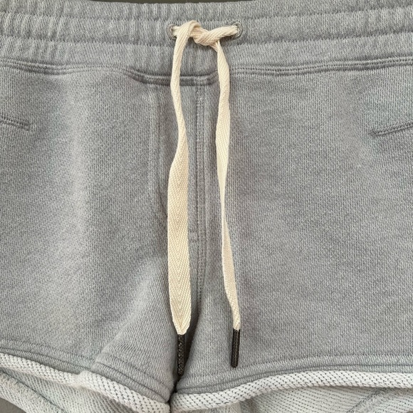 Lululemon All You Need Short in Heathered Silver Spoon - RARE - Picture 4 of 6